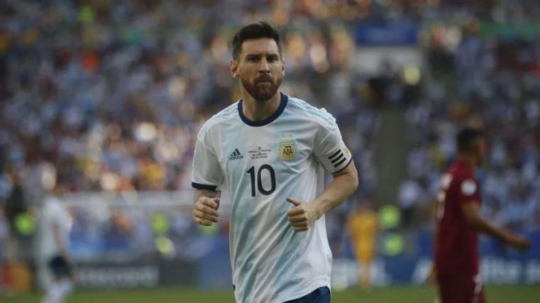Na volta de Messi ao Maracanã, Argentina vence e enfrenta o Brasil