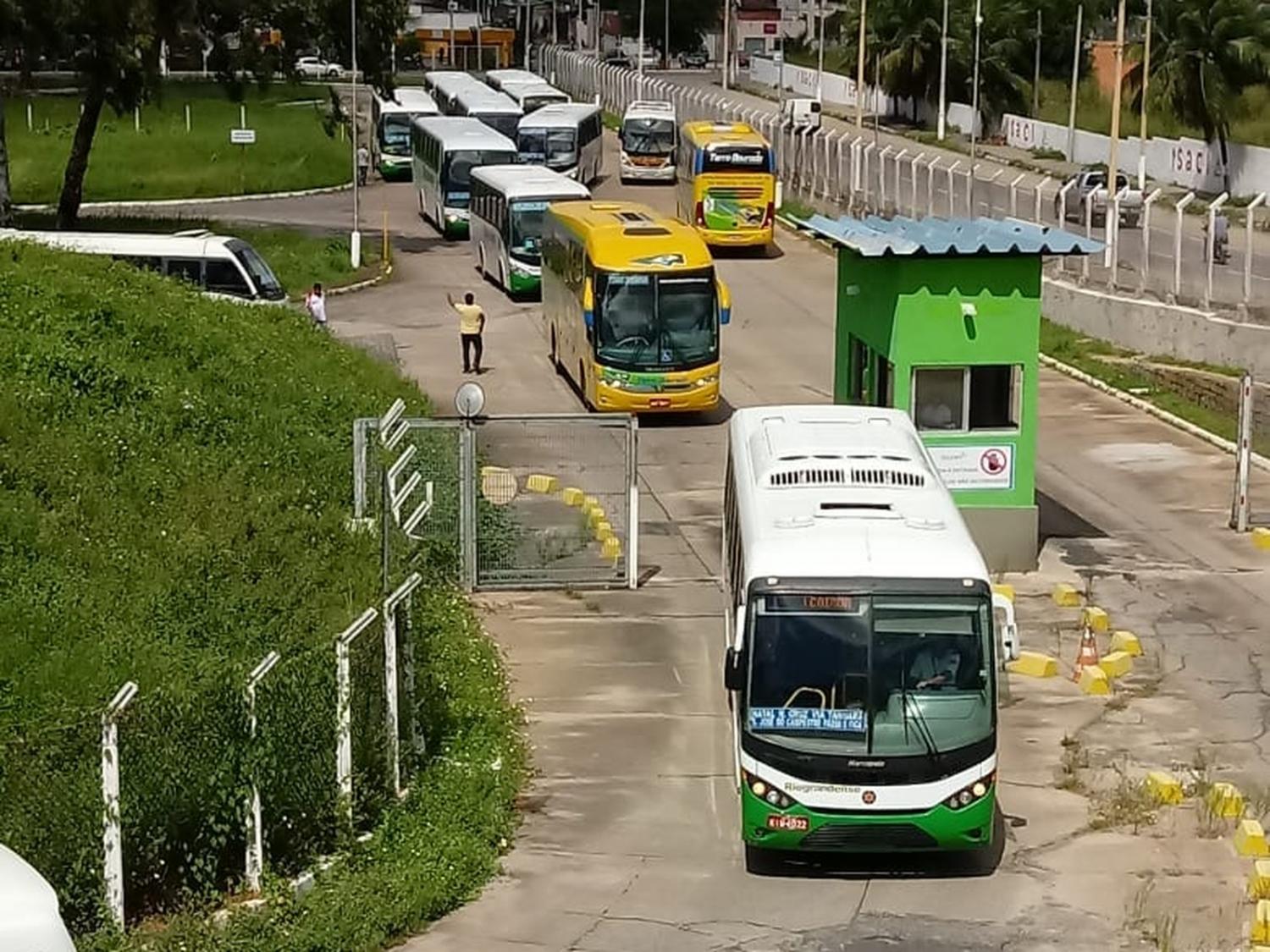 Ônibus intermunicipais do RN devem parar em locais escolhidos por mulheres, idosos e pessoas com deficiência, diz lei