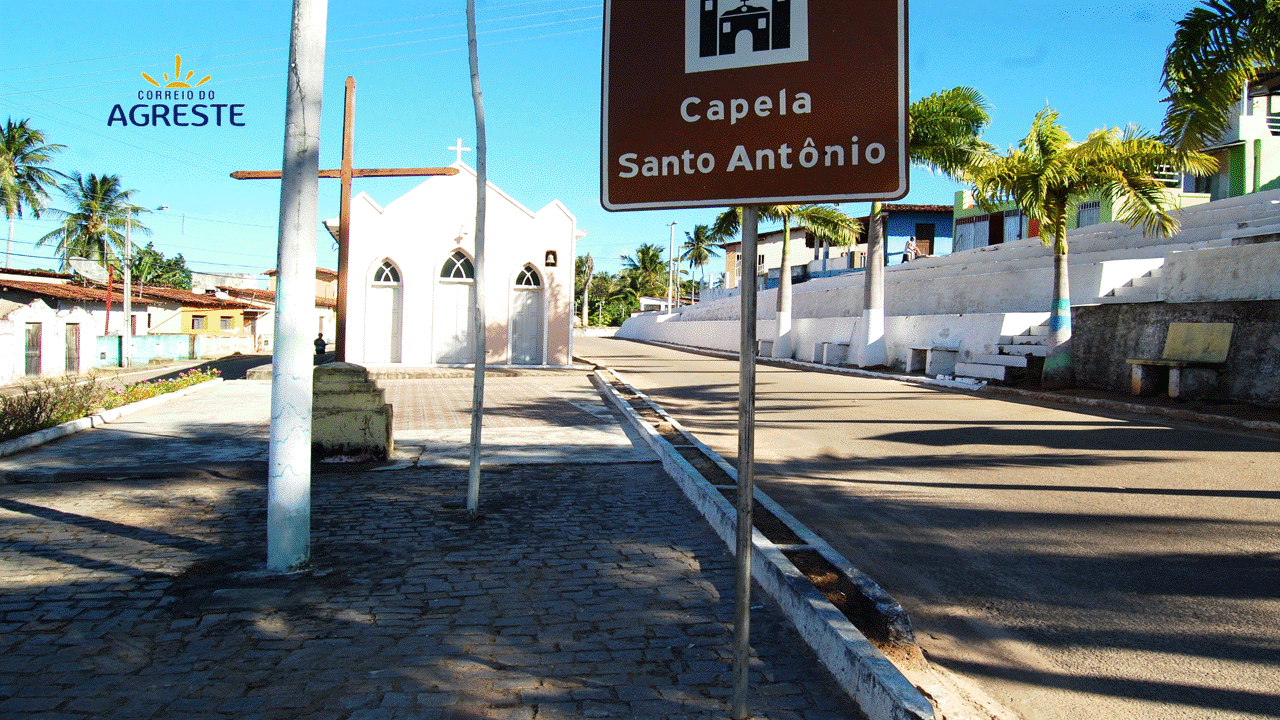 Prefeitura de Georgino Avelino realizou revitalização na praça próxima a capela de Stº Antônio Achado