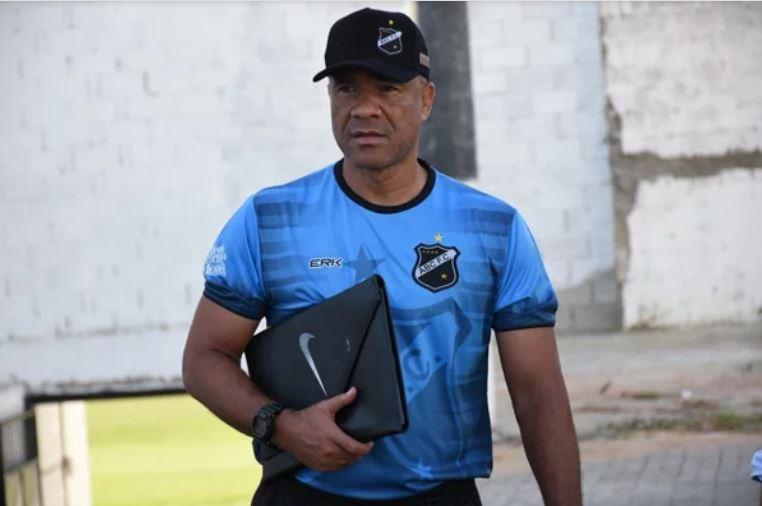 Sérgio Soares não é mais treinador do ABC