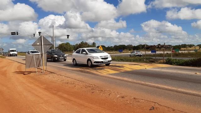 Em seis horas, assaltantes roubam três carros em BRs na Grande Natal
