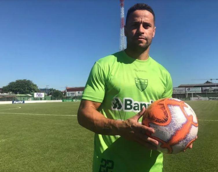 Tito, atacante de força que estava no Avenida reforça o ABC