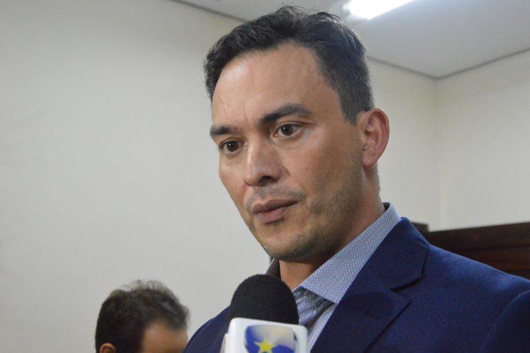 Educação e segurança não funcionam no Brasil, diz Styvenson