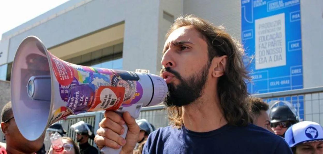 ‘Governo autoritário não suporta população crítica’, diz presidente da UNE sobre Bolsonaro