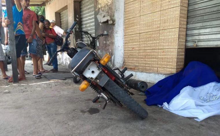 Homem é morto a tiros em uma oficina no centro de Macaíba