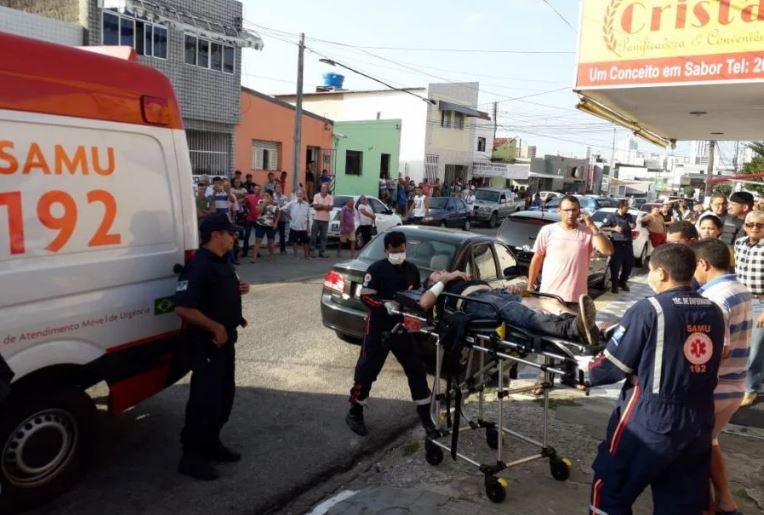 Militar da reserva reage a assalto, é baleado e tem arma roubada