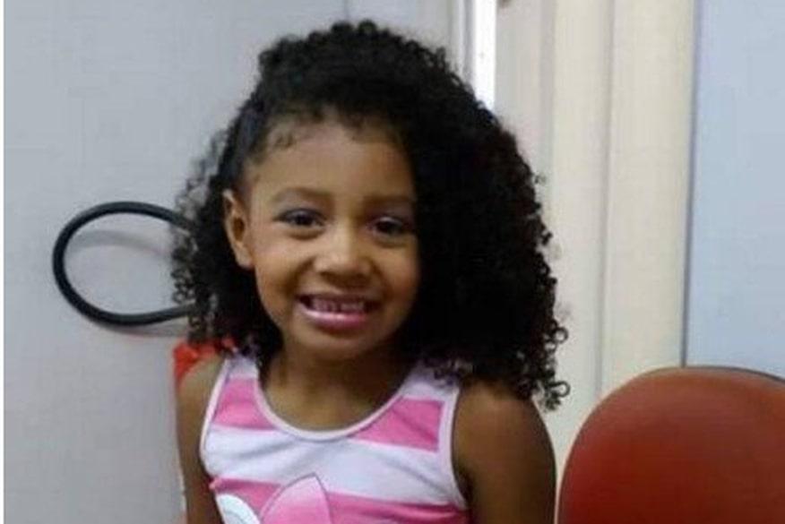 Criança de 8 anos morre após ser baleada em ação policial
