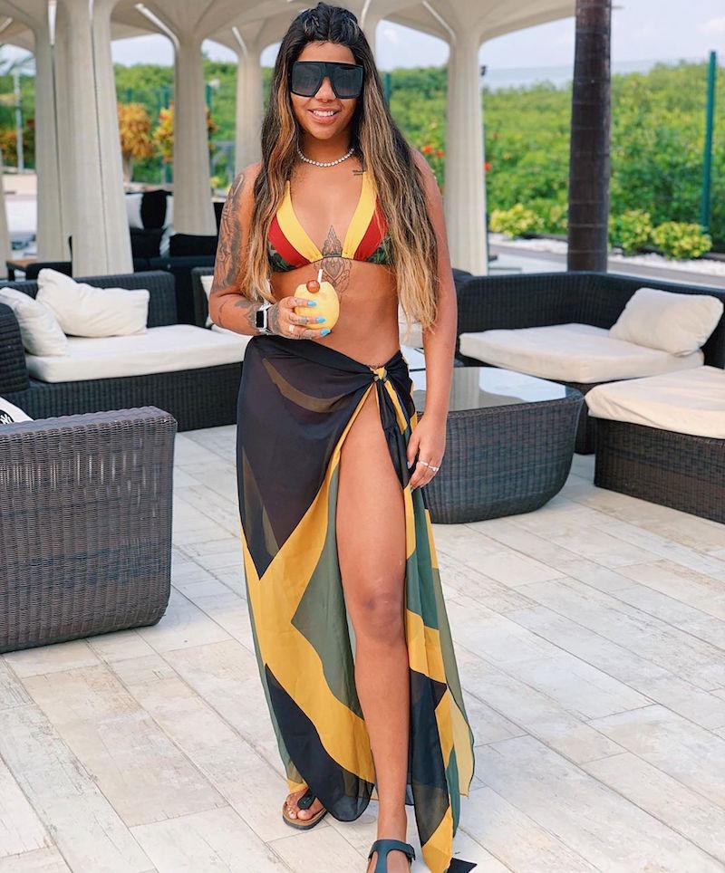 Ludmilla posa de biquíni e namorada 'entrega' Photoshop: 