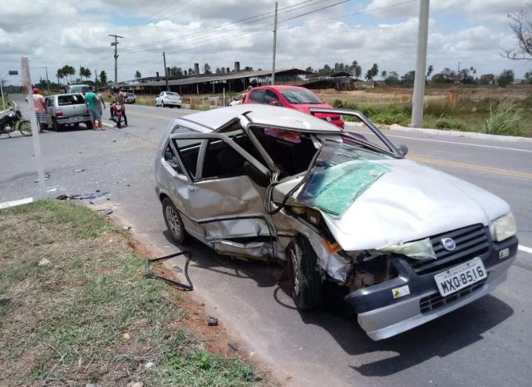 Motorista passa mal e bate em outro veículo na entrada de Uruaçu
