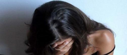 Mulher é retirada de casa e estuprada por seis homens, na Paraíba