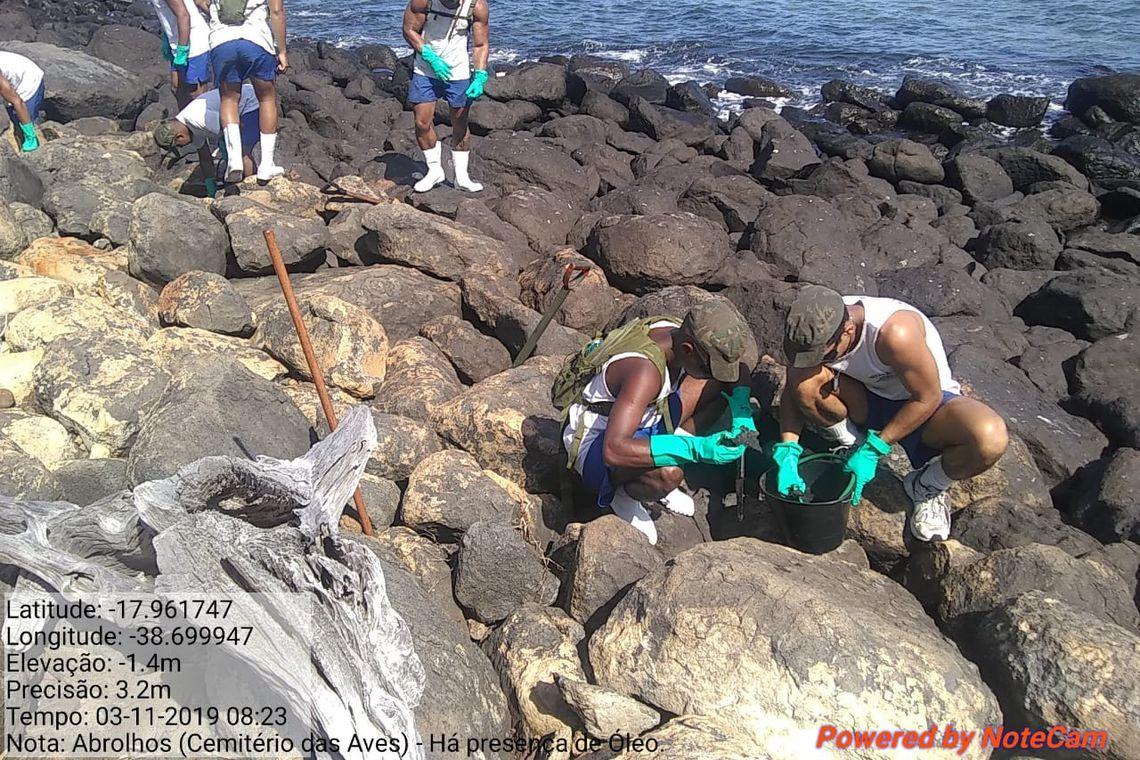 ICMBio suspende visitas a Abrolhos por causa do óleo
