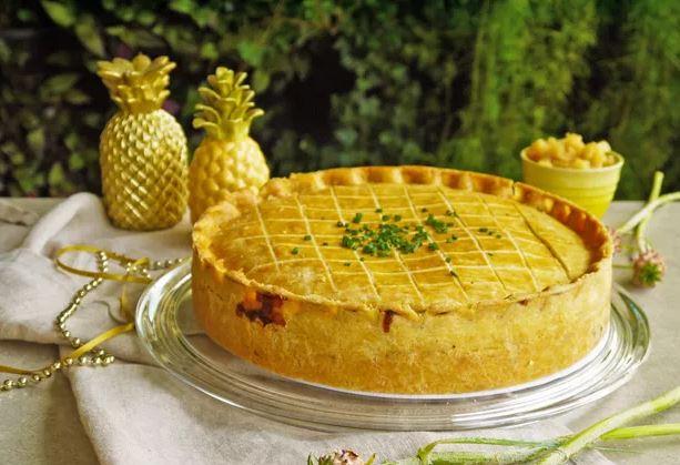 Aprenda a fazer torta de pernil para sua ceia de Natal
