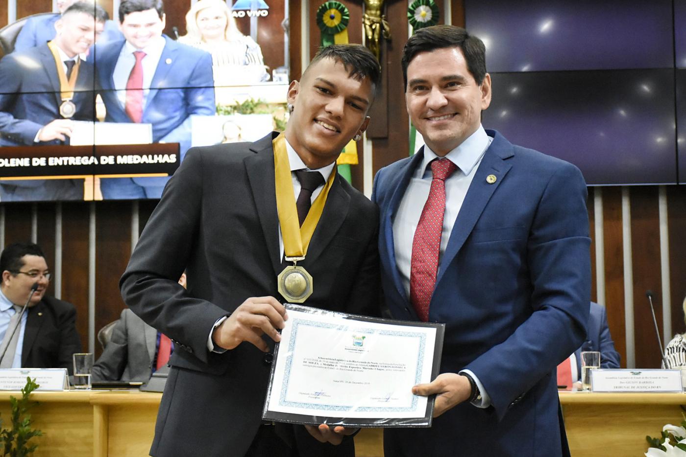 Craque do Mundial Sub-17, Gabriel Veron é homenageado na Assembleia Legislativa do RN