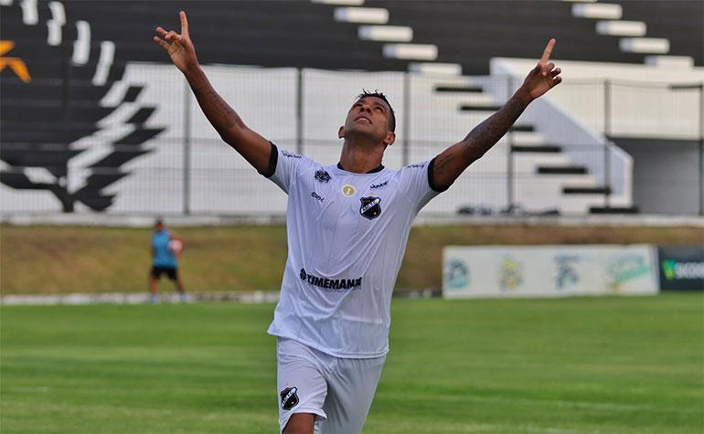 Com gols de Wallyson e Berguinho, ABC vence Globo FC em estreia