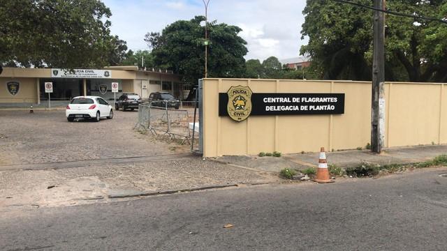 Criminosos abordam casal que chegava em casa e fazem arrastão na Grande Natal