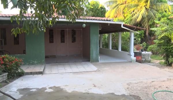 Bandidos fazem arrastão em casa da zona Oeste e idosa vai parar no hospital