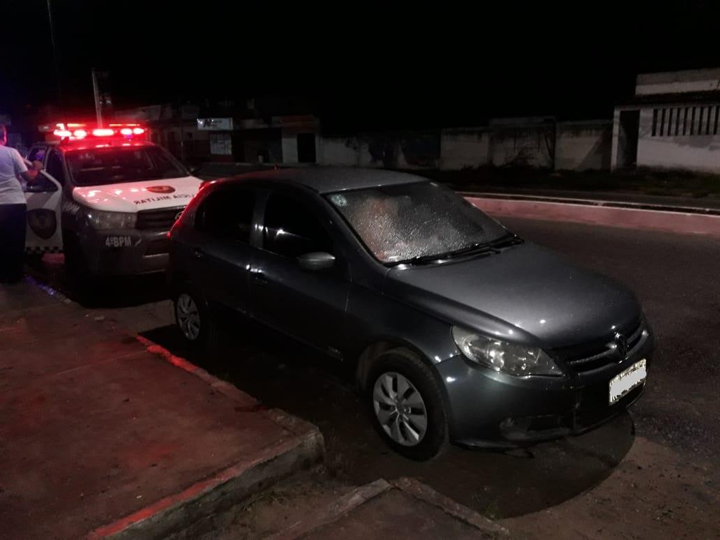 Bandidos roubam carro e fazem motorista refém na zona norte de Natal