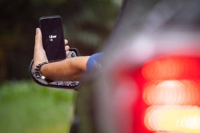 Decreto prevê taxa anual de R$ 50 mil para empresas de aplicativos de transporte atuarem em Natal