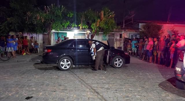 Homem é executado a tiros na frente da mãe em Mossoró