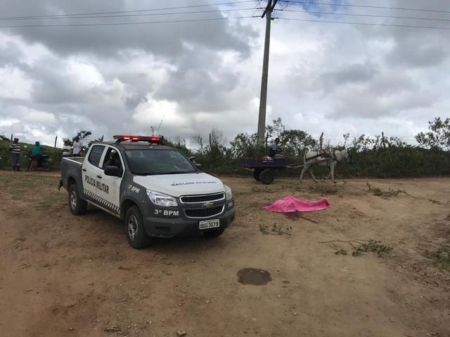 Homem é tirado de casa e executado a tiros em estrada de terra na Grande Natal