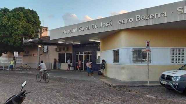 Motociclista é baleado nas costas ao tentar fugir de assalto em Natal