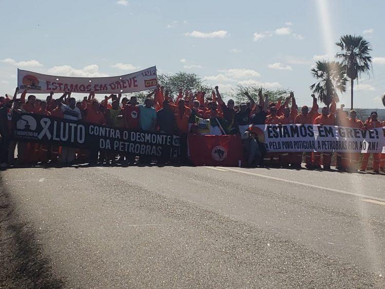 PRF comunica protesto de petroleiros na BR-110 em Mossoró