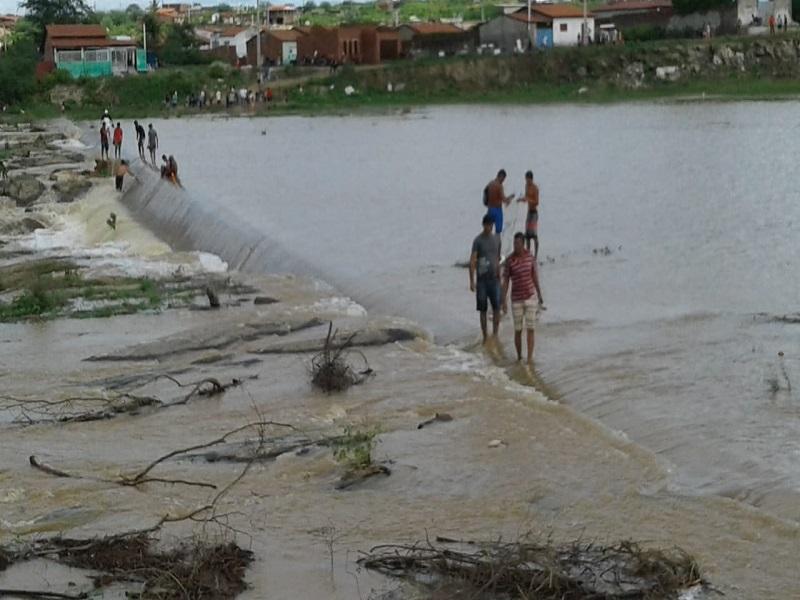 Acari e Currais Novos deixam rodízio de abastecimento de água