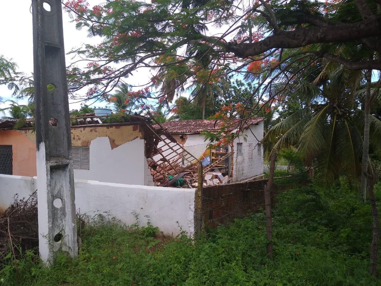 Após fortes chuvas, creche desaba na Grande Natal