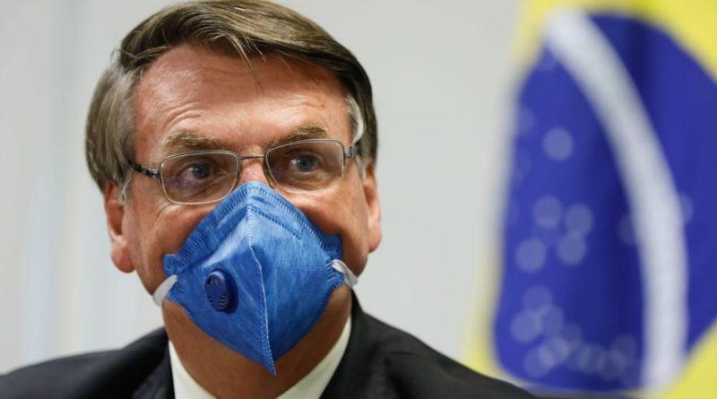 Bolsonaro revoga artigo da MP que deixa trabalhador sem salário por quatro meses