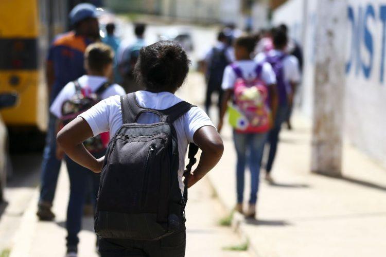 Escolas particulares do Rio Grande do Norte debatem suspensão de aulas