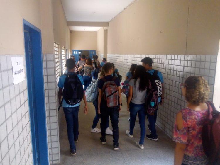 Greve dos professores da rede estadual começa com adesão gradual