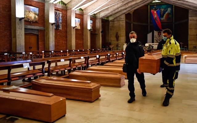 Itália tem quase mil mortes causadas pela Covid-19, o recorde diário