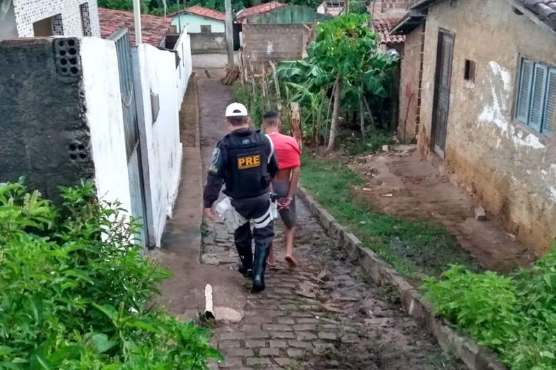 NÍSIA FLORESTA: CPRE CAPTURA FORAGIDO DA JUSTIÇA NA COMUNIDADE DE CURRAIS