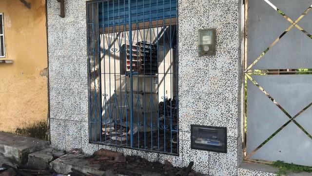 Casa e salão de beleza pegam fogo na Zona Leste de Natal