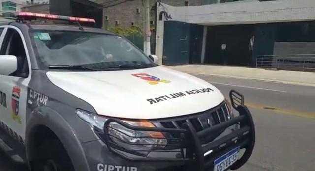 Homem descumpre decreto de isolamento e é preso após se recusar a parar partida de futebol em Natal