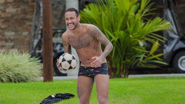 Neymar treina em casa para voltar, 'no mínimo, no mesmo nível' após coronavírus