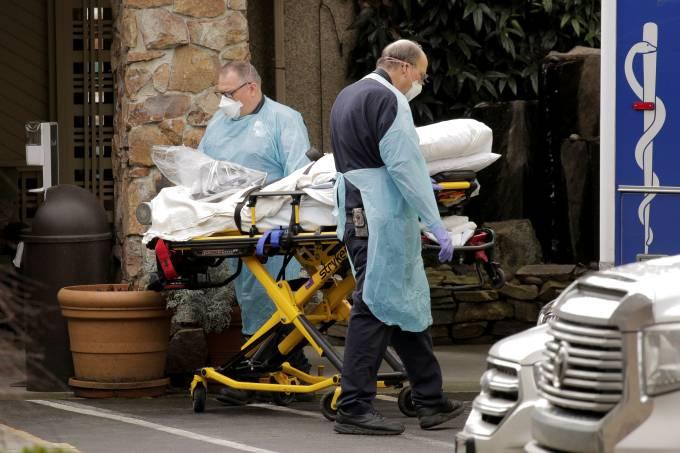 NY planeja ‘enterros temporários’ em parques; EUA chegam a 10 mil mortes