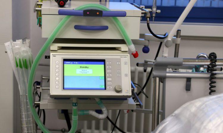 Saúde distribui respiradores produzidos pela indústria nacional