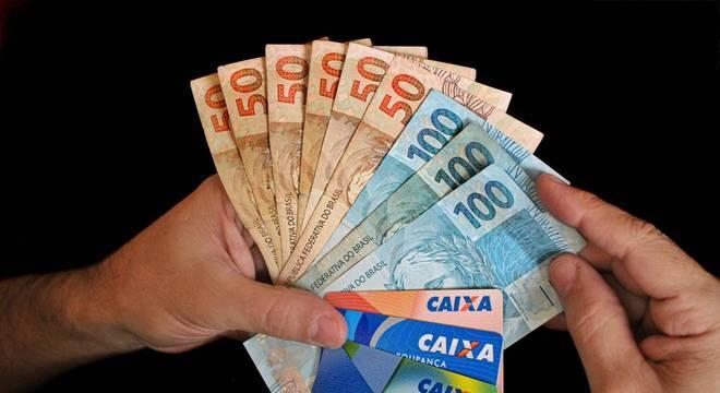 Caixa paga novos lotes da 1ª e 2ª parcelas nesta quinta-feira (21)