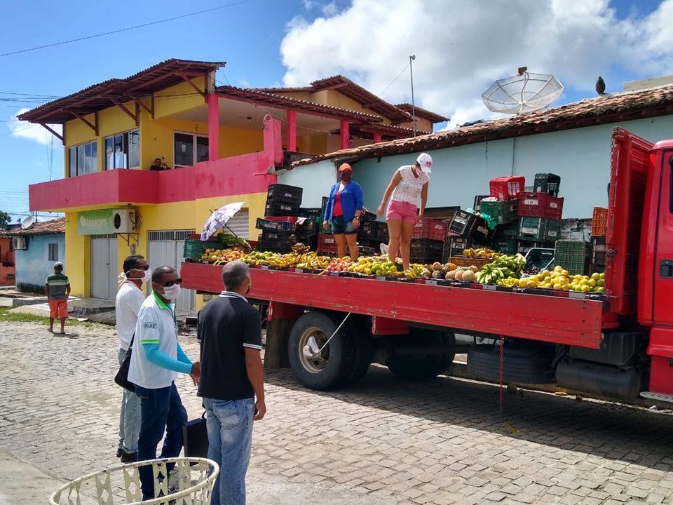 POLÍCIA MILITAR E CONSELHO DE SAÚDE DE AREZ INICIAM FISCALIZAÇÃO PARA CUMPRIMENTO DE DECRETO DE SUSPENSÃO DA FEIRA LIVRE MUNICIPAL