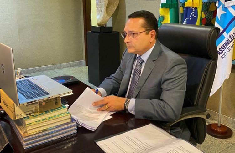 Presidente da Assembleia propõe ao TJ audiência virtual para processos de adoção