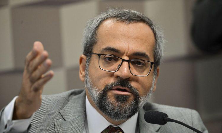 Weintraub não se manifesta em depoimento à Polícia Federal