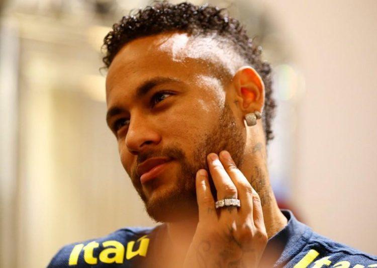 Dados de Neymar são usados para solicitar auxílio emergencial
