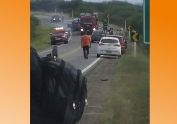 Incêndio em Kombi mobiliza Corpo de Bombeiros em Caicó