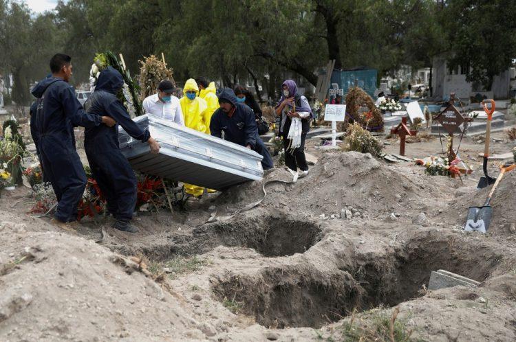 Número de mortos do coronavírus passa de 400 mil no mundo