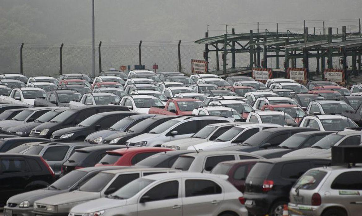 Produção de veículos tem queda de 84,4% em maio
