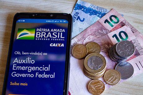 Segunda parcela do auxílio de R$ 600 pode ser sacada por nascidos em outubro