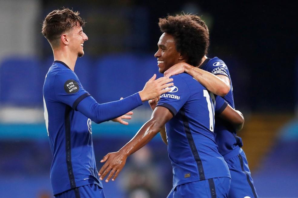 Barcelona oferece três anos de contrato e entra na briga para ter Willian, diz TV