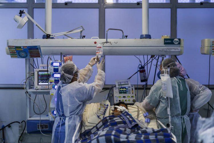 Sobe para seis o número de capitais com mais de 90% das UTIs ocupadas