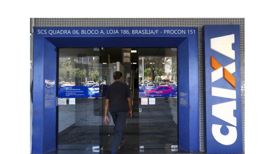 Caixa paga auxílio emergencial para pessoas do Bolsa Família